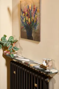 Interior lifestyle image of a Emmeline I 865mm in Bronze.