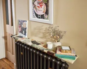 Interior lifestyle image of a Emmeline I 865mm in Bronze.