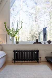 Cast iron radiators in farrow and ball black blue