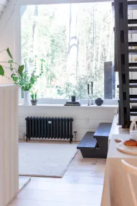 Cast iron radiator in Farrow and Ball Black and Blue